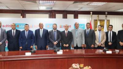 رئيس اقتصادية قناة السويس يستقبل محافظ بورسعيد ووفد من مجلسي النواب والشيوخ للتعريف بمشروعات الهيئة بالمحافظة 