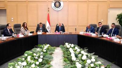 كامل الوزير: دراسة تعديل تعريف المشروعات الصغيرة في قانون تنمية المشروعات