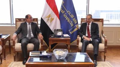 وزير الإتصالات: نستهدف تحفيز الشركات المصنعة للهواتف المحمولة على التصدير للخارج