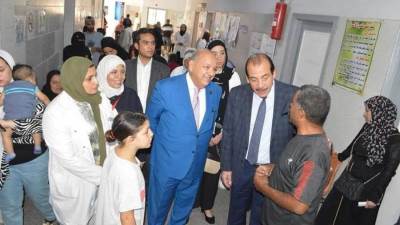 نائب وزير الصحة يتفقد مركز طبي التجمع الأول بمنطقة القاهرة الجديدة