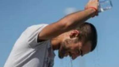 الطقس حار رطب نهارا على أغلب الأنحاء والعظمى بالقاهرة 35 درجة