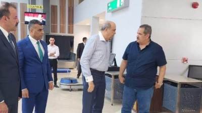 وزير الطيران فى جوله مفاجئه بمطار العلمين للتأكد من جاهزية المطار لاستقبال ضيوف مصر المشاركين بالمعرض