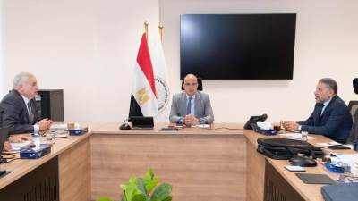 سويلم يتابع أنشطة هيئة حماية الشواطئ والإعداد لعقد إجتماع اللجنة العليا لتراخيص الشواطئ