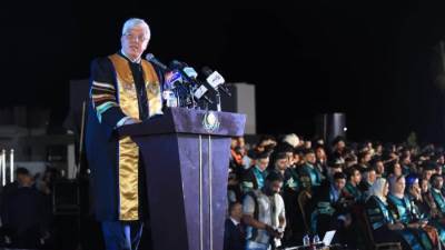 وزير التعليم يشهد حفل تخرج طلاب الأكاديمية العربية للعلوم والتكنولوجيا بالعلمين الجديدة 