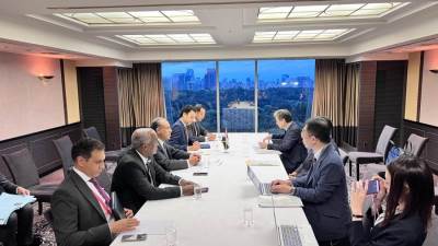 وزير الخارجية يلتقي بالمدير التنفيذي لمنظمة التجارة الخارجية اليابانية "الجيترو"