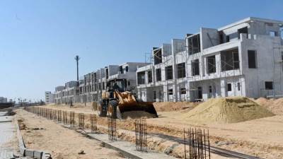 الشربيني يؤكد: الالتزام بالمواعيد المحددة وعدم السماح بأى تأخير.. وسحب الأعمال من المتقاعسين