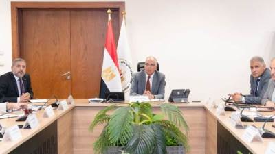 سويلم يتابع إجراءات تقييم أداء أجهزة وزارة الري خلال فترة أقصى الإحتياجات المائية