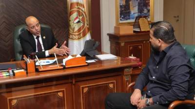 وزير العمل يستقبل شابًا صاحب تجربة رائدة في "المشروعات الصغيرة"