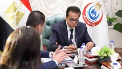 وزير الصحة يتابع خطوات إطلاق  المنصة الالكترونية الخاصة بالسياحة الصحية