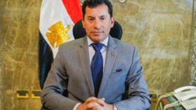 وزير الرياضة يصل الأردن للمشاركة فى المنتدى الدولى حول الشباب والسلام