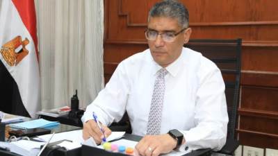 محافظ الجيزة: تخفيض الحد الأدنى للقبول بالثانوى العام ( خدمات ) 15 درجة حرصاً على مصلحة أبناءنا من طلبة وطالبات المحافظة