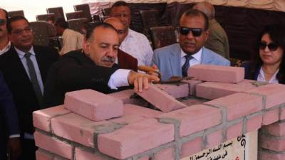 محافظ أسيوط ورئيس هيئة تنمية الصعيد يضعوا حجر أساس مجمع الصناعات الصغيرة بالمنطقة الصناعية 