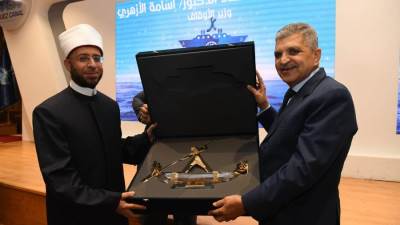 «الدين المعاملة».. رئيس قناة السويس يشهد ندوة دينية تثقيفية لوزير الأوقاف بمركز المحاكاة
