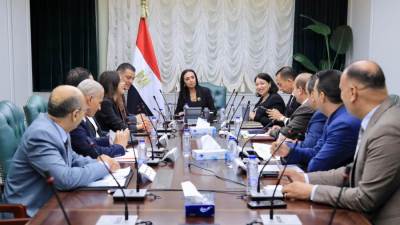 وزيرة التضامن توجه بتطوير الخدمات المقدمة لدور الرعاية والاهتمام بكبار السن