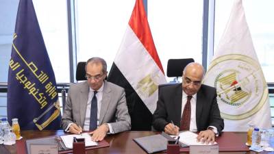 وزيرا العدل والاتصالات يوقعان بروتوكول تطوير منظومة التقاضى