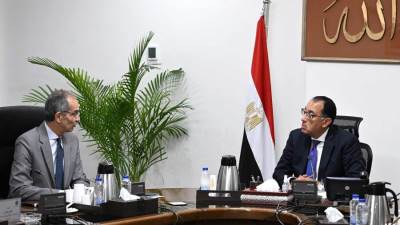 رئيس الوزراء يستعرض مع وزير الاتصالات أوجه التعاون مع الوزارات المختلفة في مجال التحول الرقمي
