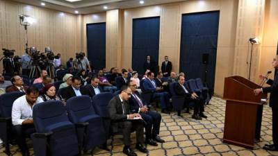 رئيس الوزراء يجيب عن استفسارات الصحفيين والإعلاميين حول القضايا المثارة التي تشغل الرأي العام