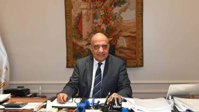 عصمت يوجه بمنح الشركات فترة زمنية إضافية للتسجيل لدى جهاز مرفق الكهرباء وحماية المستهلك