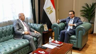 خالد عبدالغفار يستقبل الفريق كامل الوزير لبحث تشجيع مصانع الأدوية وتعظيم الاستثمارات