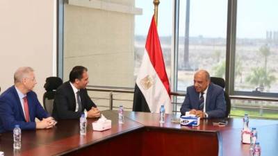 وزير الكهرباء يبحث مع شركة "سيمنس" التعاون فى مجالات التصنيع المحلي