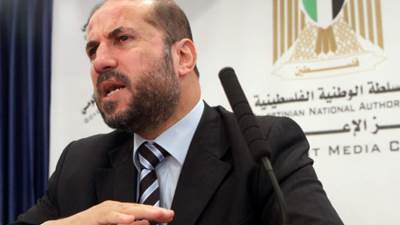 مستشار الرئيس الفلسطيني: مصر اتخذت موقفا صريحًا وصارمًا برفض تهجير الفلسطينيين من غزة