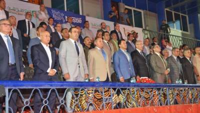 "إيسترن كومباني" تسلم درع بطولة الجمهورية للشركات إلى رئيس الاتحاد