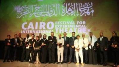 وزير الثقافة يكرم قامات مسرحية عربية ودولية أبرزهم حميدة وإسماعيل عبدالله