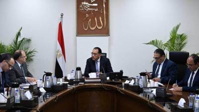 رئيس الوزراء يستعرض مع رئيس هيئة الدواء تقريرًا حول توافر الأدوية في السوق