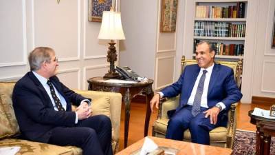 وزير الخارجية والهجرة يستقبل المفوض البريطاني للتجارة مع أفريقيا