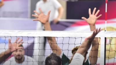 منتخب "الطائرة جلوس" يتأهل لنصف نهائي الألعاب البارالمبية بباريس