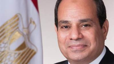 الرئيس السيسي يشهد عرضًا جويًا بمطار العلمين على هامش معرض مصر للطيران والفضاء