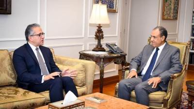وزير الخارجية والهجرة وشئون المصريين في الخارج يستقبل مرشح مصر لمنصب مدير عام منظمة "اليونسكو"