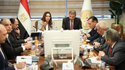 وزيرا التنمية المحلية والزراعة يعقدان اجتماعاً مع السادة المحافظين عبر الفيديو كونفرانس لمتابعة عدد من الملفات المهمة علي أرض المحافظات