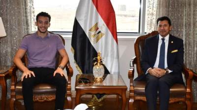 وزير الشباب والرياضة يلتقي البطل الأولمبي محمد السيد لبحث برامج التأهيل والإعداد للمرحلة القادمة