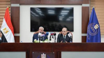 رئيس هيئة الدواء المصرية : بدأنا بتوطين ٣٠ مادة غير فعالة من أصل ٢٨٠ وتمثل أكثر من ٦٠٪؜ من الفاتورة الاستيرادية للمواد الخام غير الفعالة