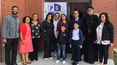 السفير المصري لدى كندا يشارك في افتتاح فرع جديد لمدرسة "فيلوباتير" بالعاصمة الكندية