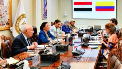 وزيرة البيئة تلتقى مع سفيرة كولومبيا بالقاهرة لبحث سبل التعاون