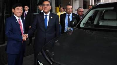 رئيس الوزراء يلتقي رئيس شركة "جريت وول موتورز" الصينية لصناعة السيارات