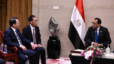 رئيس الوزراء: نتطلع لفتح "GAC" لصناعة السيارات مشروعها بمصر وإتاحة سبل الدعم لتكون أحد الشركاء