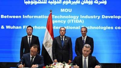 رئيس الوزراء يشهد توقيع 5 مذكرات تعاون في مجالات الاتصالات بين مصر والصين