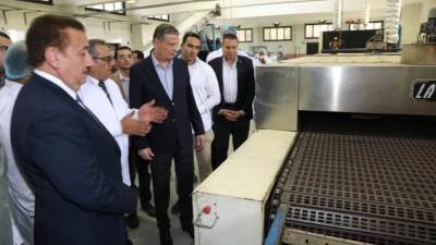 وزير الزراعة ومحافظ المنوفية ورئيسا زراعة النواب والشيوخ يتفقدون مصنع التغذية المدرسية بقويسنا