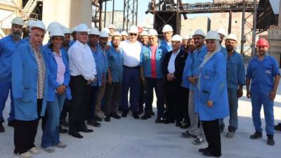 وزير قطاع الأعمال العام يتفقد مصانع شركة الإسكندرية للحراريات