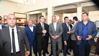 وزير التموين ومحافظ الفيوم يتفقدان الصومعة المعدنية والمخبز الآلي وخطوط الإنتاج بفرع مطاحن مصر الوسطى
