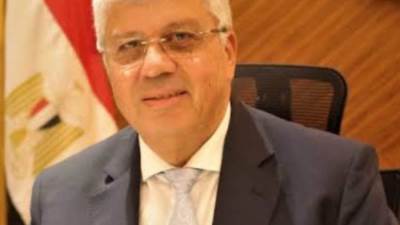 عاشور يهنئ الجامعة البريطانية في مصر لحصولها على اعتماد هيئة ضمان الجودة البريطانية