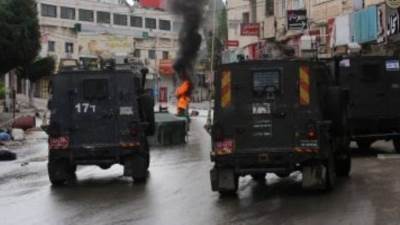 قوات الاحتلال تقتحم قرية برقا شرق رام الله وتطلق قنابل الصوت