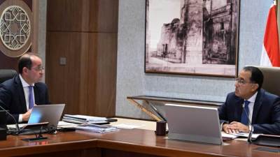 رئيس الوزراء يلتقي وزير المالية لمتابعة ملفات عمل الوزارة