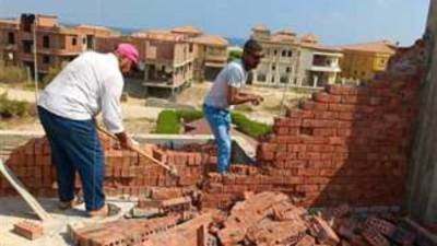 حملات لإزالة الإشغالات والظواهر العشوائية ومخالفات البناء بعدة مناطق بمدينة 6 أكتوبر