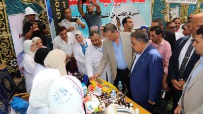 وزير الزراعة يفتتح منفذ للسلع الغذائية بمديرية الزراعة ويتفقد قافلة بيطرية لدعم المربين بالدقهلية