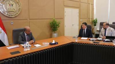 محمود عصمت: نعمل على بناء شبكة قوية ومرنة وآمنة تستوعب القدرات التوليدية وتحقق استقرار واستمرارية التغذية الكهربائية