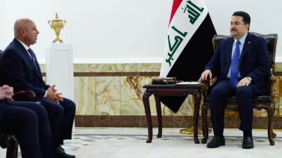 رئيس مجلس الوزراء العراقي يستقبل نائب رئيس الوزراء للتنمية الصناعية